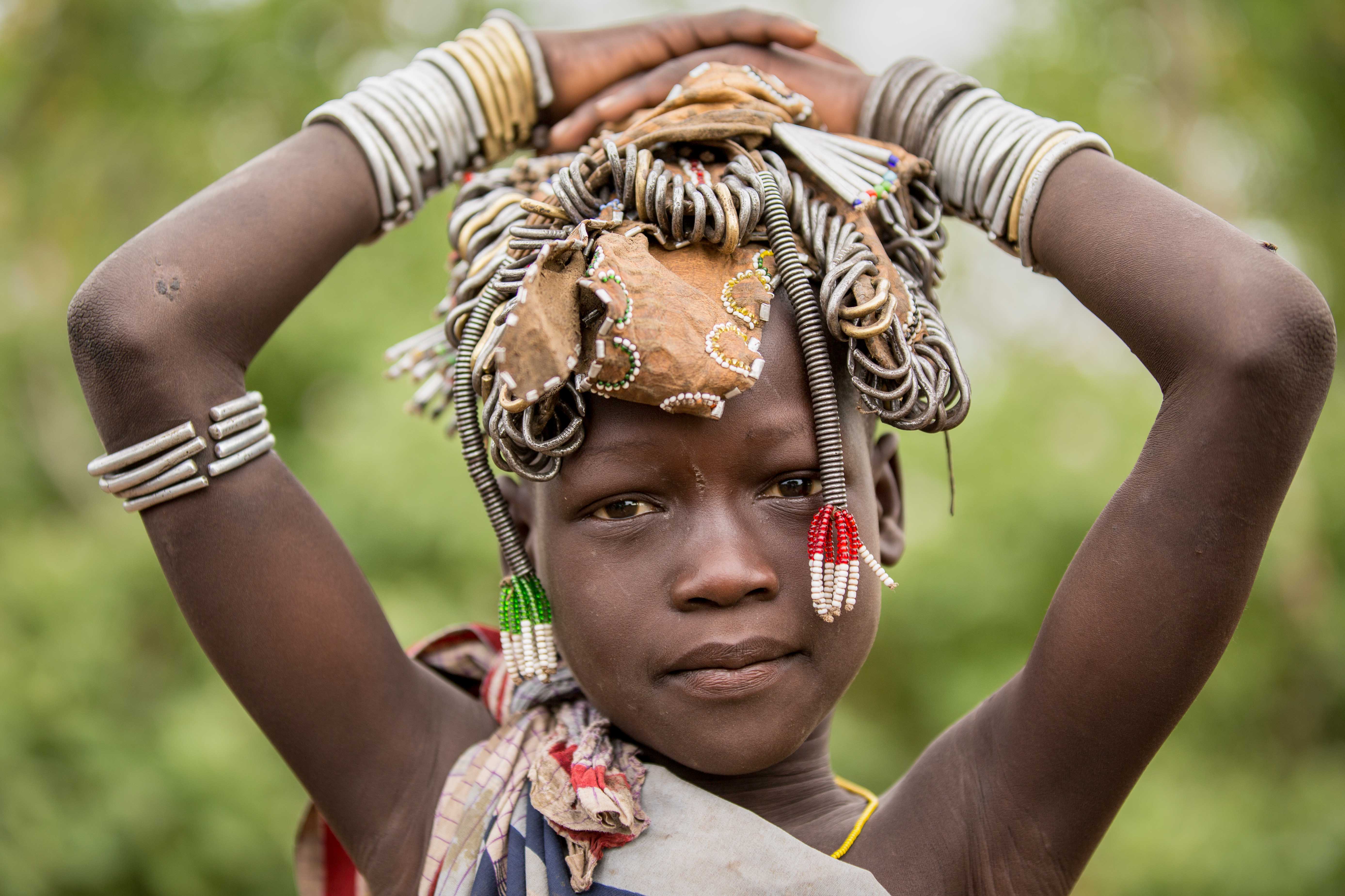 Tribe girl. Африканское племя Мурси. Племя нсара Мурси Африка.